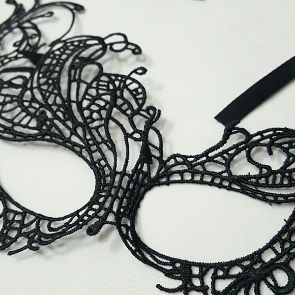 ⤵⤵#9 Masquerade Party Noir Black Soft Lace Mask - Picture 2 of 3